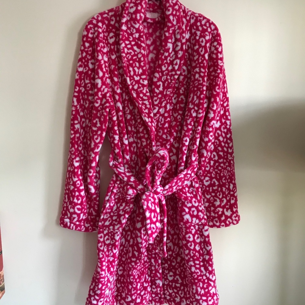 NWOT Make + Model Animal Print Plush Robe